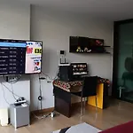 Le Sukhumvit 69 High Tech Concierge Apartment