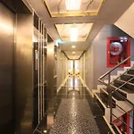 Pratunam Atrium Hotel