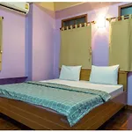 Mom Guesthouse