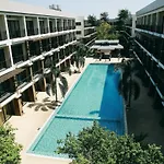 Summer Tree Hotel