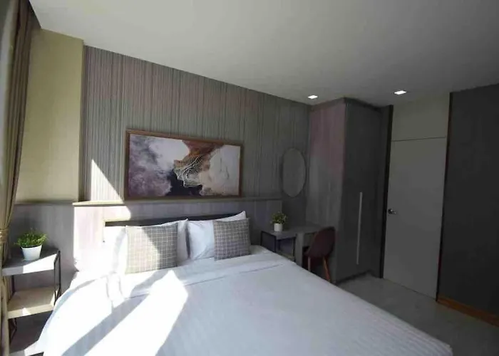 Bts Sukhumvit46 Deluxe 2 Bedroom 204