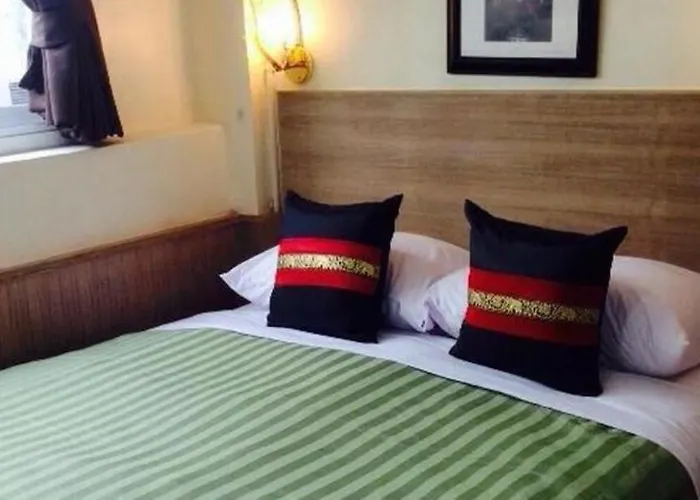 Sukhumvit 20 Guest House