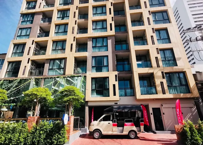 Ramada By Wyndham Bangkok Ten Ekamai Residences