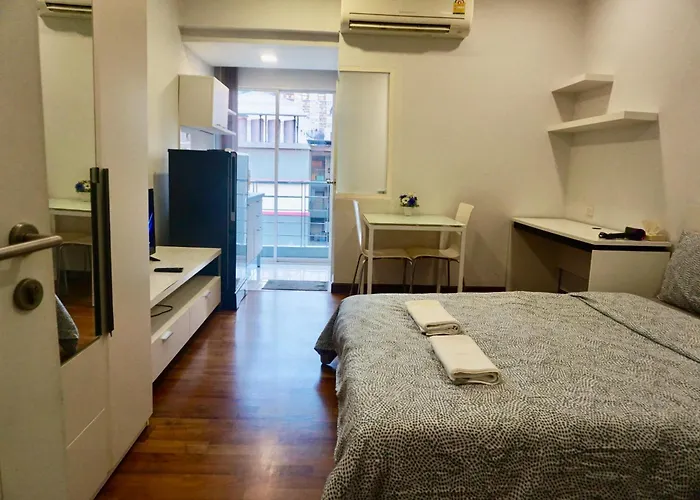 Sathon 15 Apartment Close To Bts Skytrain St Louis & Surasak
