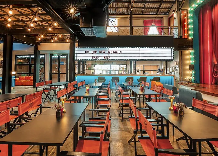 Prince Theatre Heritage Stay Hostel - Silom