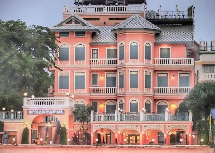 Hiranyakul House