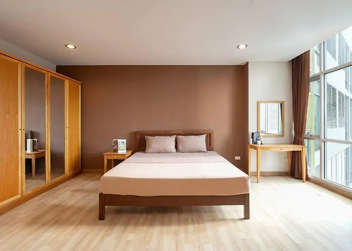181 Ekkamai Minimal Studio Apartment
