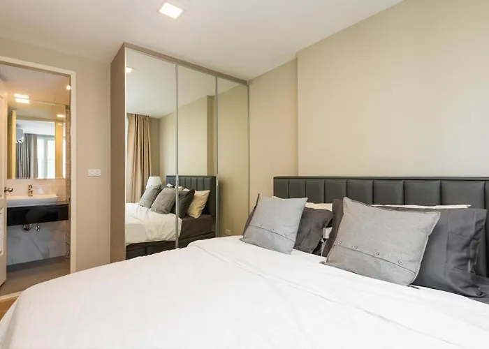 Ekkamai Apartment