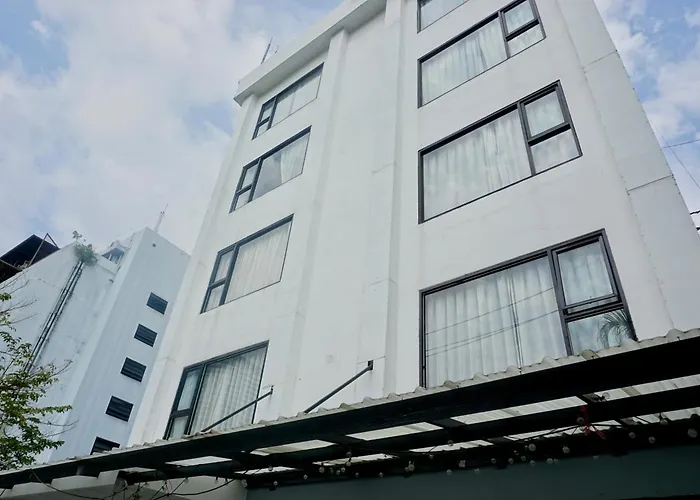 Hash Apartment Silom Soi 3 Triple Room