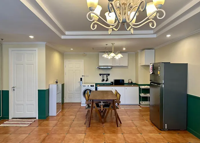 Mid-Century Modern Retreat