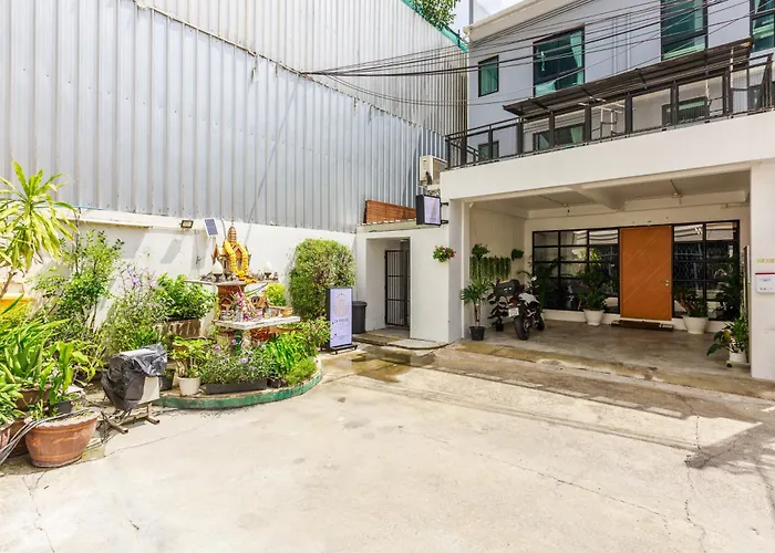 24 Hills Hotel
