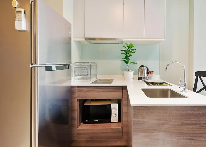 Luxe Condo With Pool, Gym, Sauna