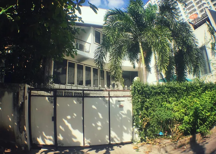 Lazy Blue House