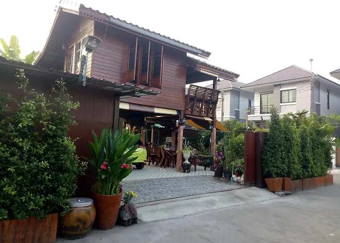 Ruen Thip Homestay