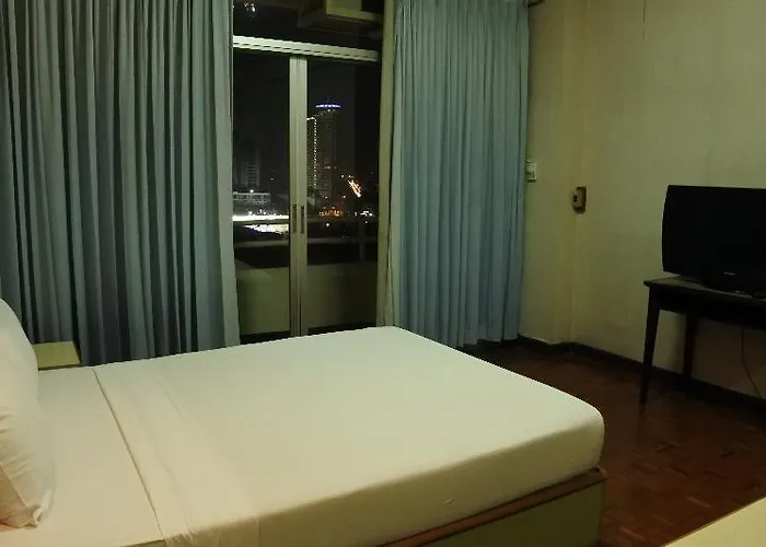 Suriwongse Tower Inn