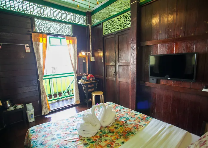 Laksameenarai Guesthouse - Hostel/Backpacker Accommodation