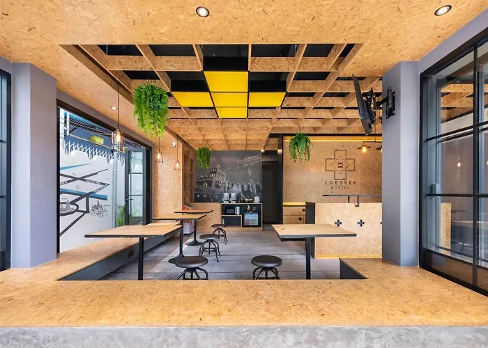 Lobsuek Hostel
