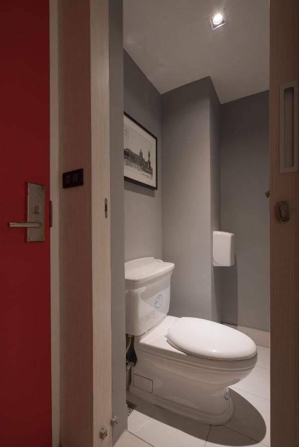Sleep Box Sukhumvit 22
