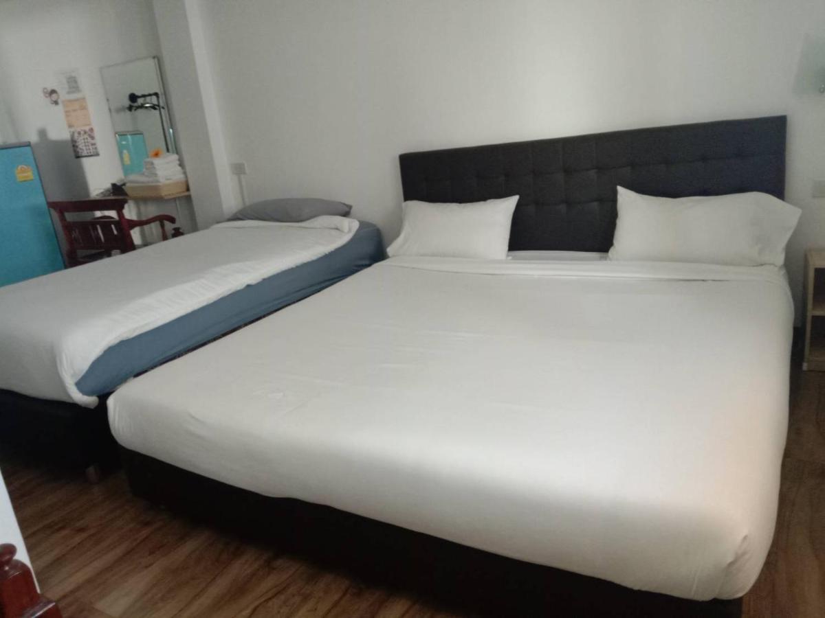 Hoppers Place Donmuang Hostel *