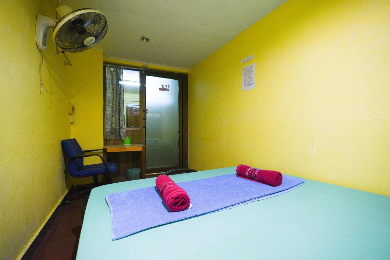 Oyo 938 Place Hotel Bangkok