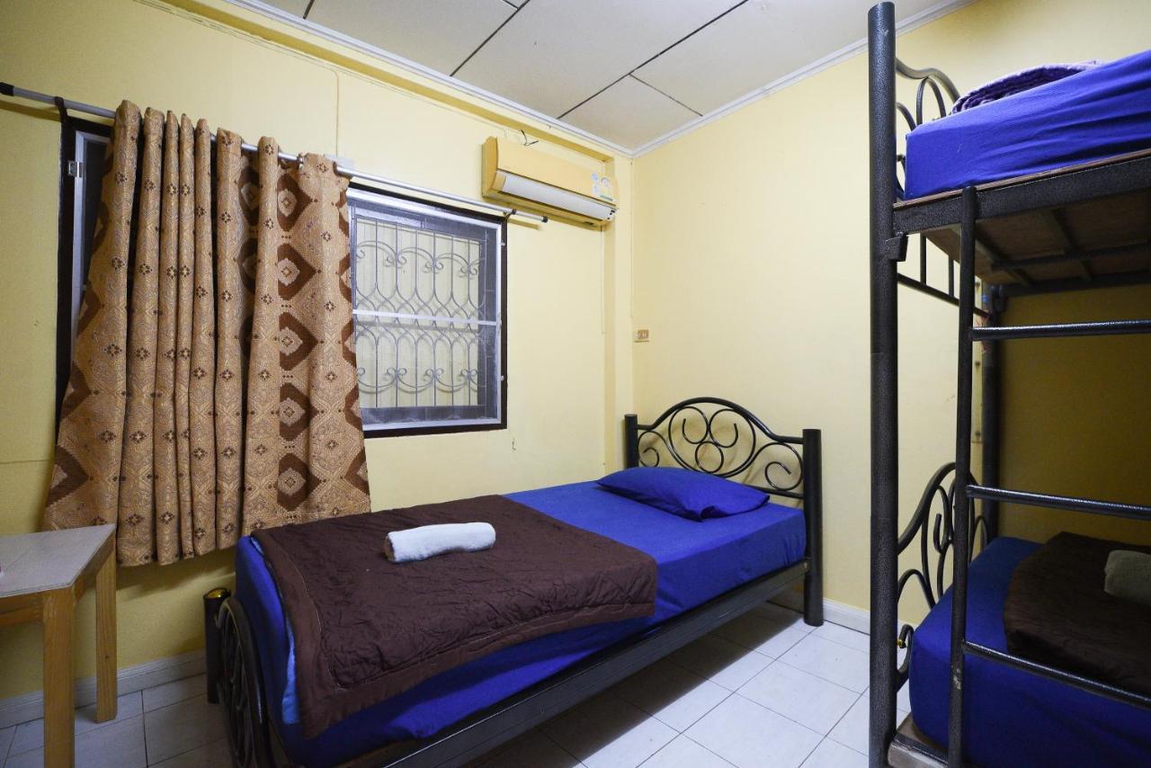 Oyo 938 Place Hotel Bangkok