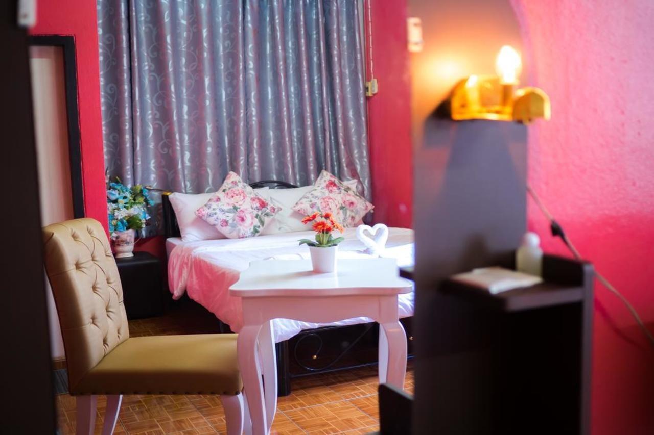 De Sky Sukhumvit Ekkamai Hotel 3*