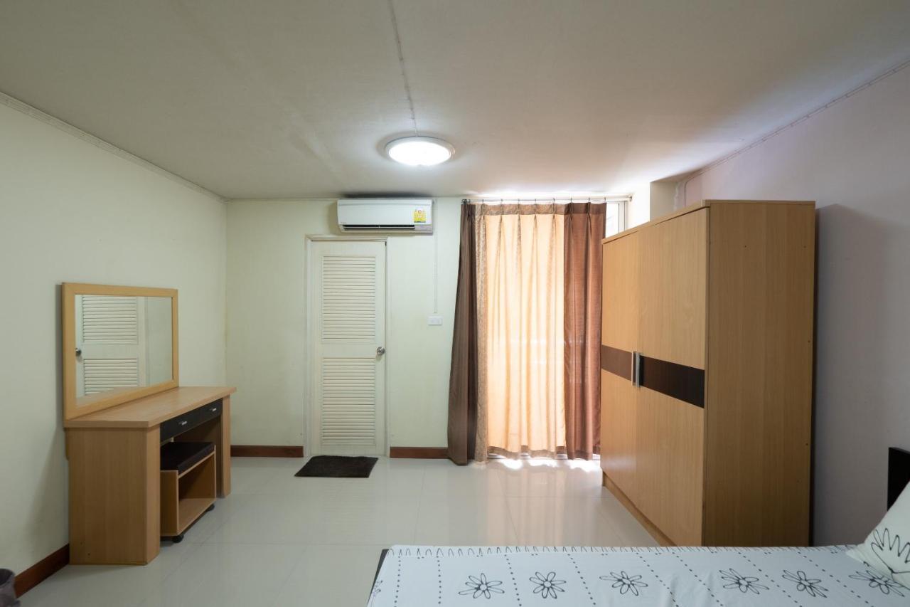 Oyo 1071 Baan Tevej Hotel