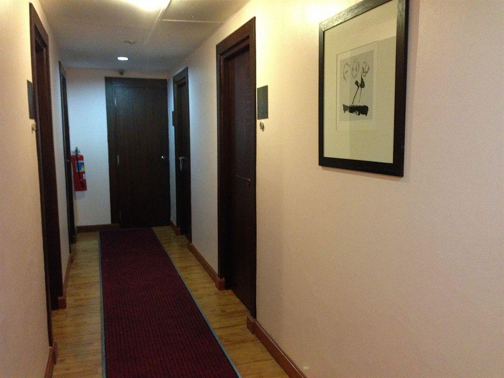 Sukhumvit 18 By Icheck Apartment *