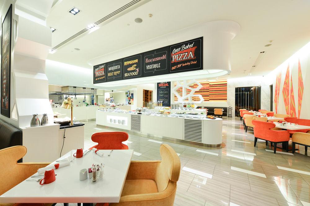 Four Points By Sheraton Bangkok, Sukhumvit 15 Hotel 4*