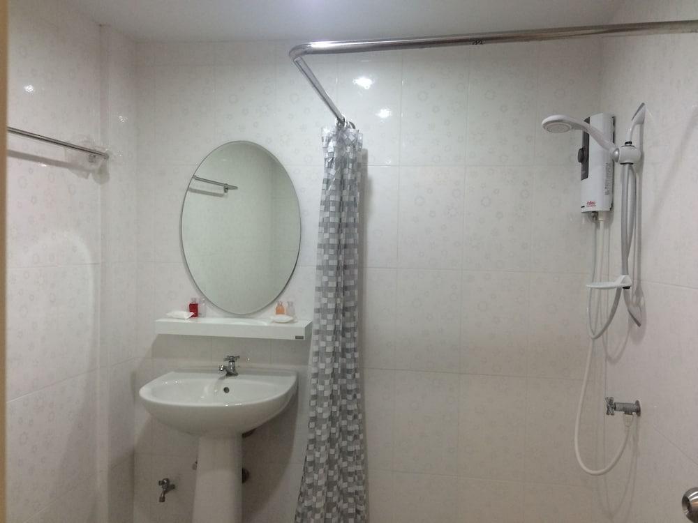 Albergue Double Dd House At Mrt Sutthisarn *