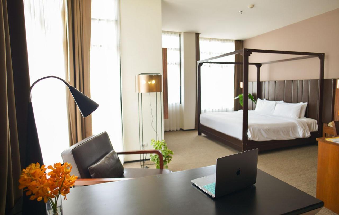 Grand Howard Hotel