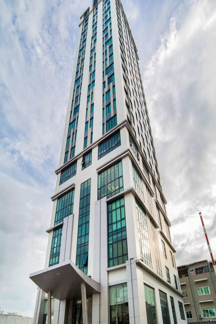 Lumen Srinakarin Bangkok