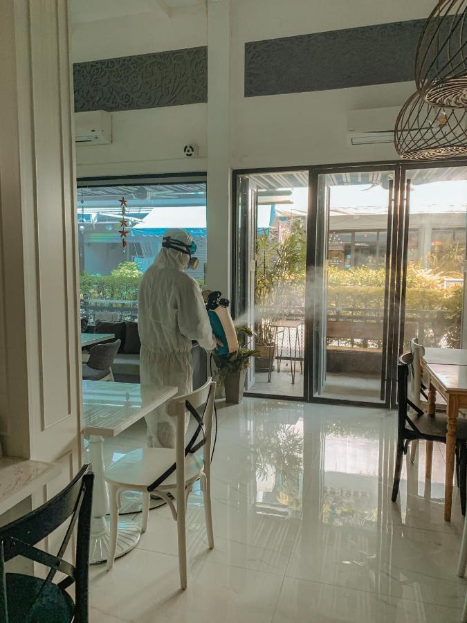 White Ivory Hotel 3*