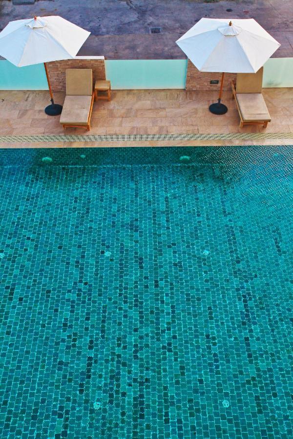 Leenova Place Hotel *