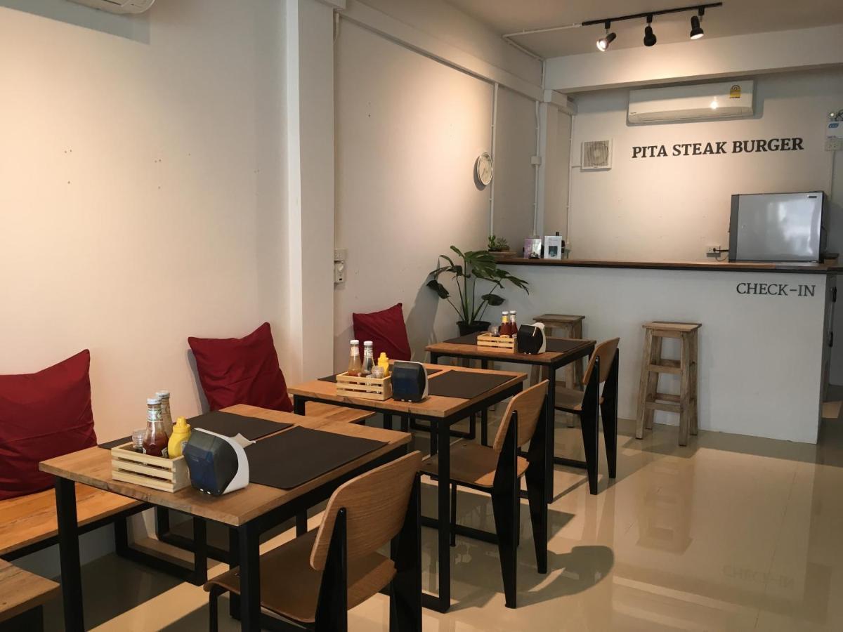 Pingplalee Female House Bed & Breakfast Bangkok