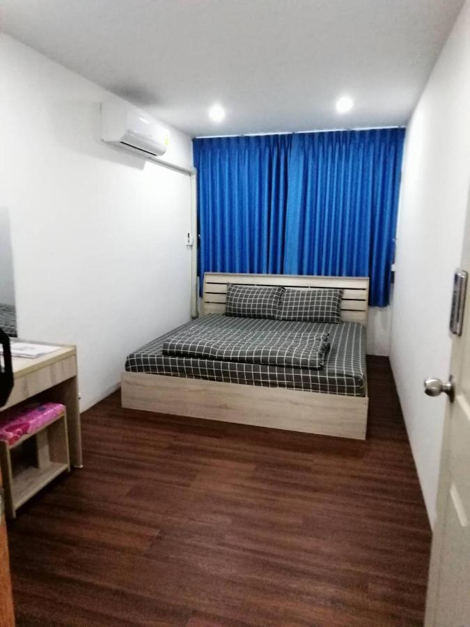 Happy Hostel *