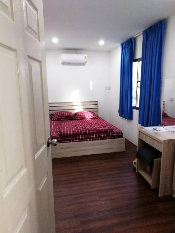 Happy Hostel *