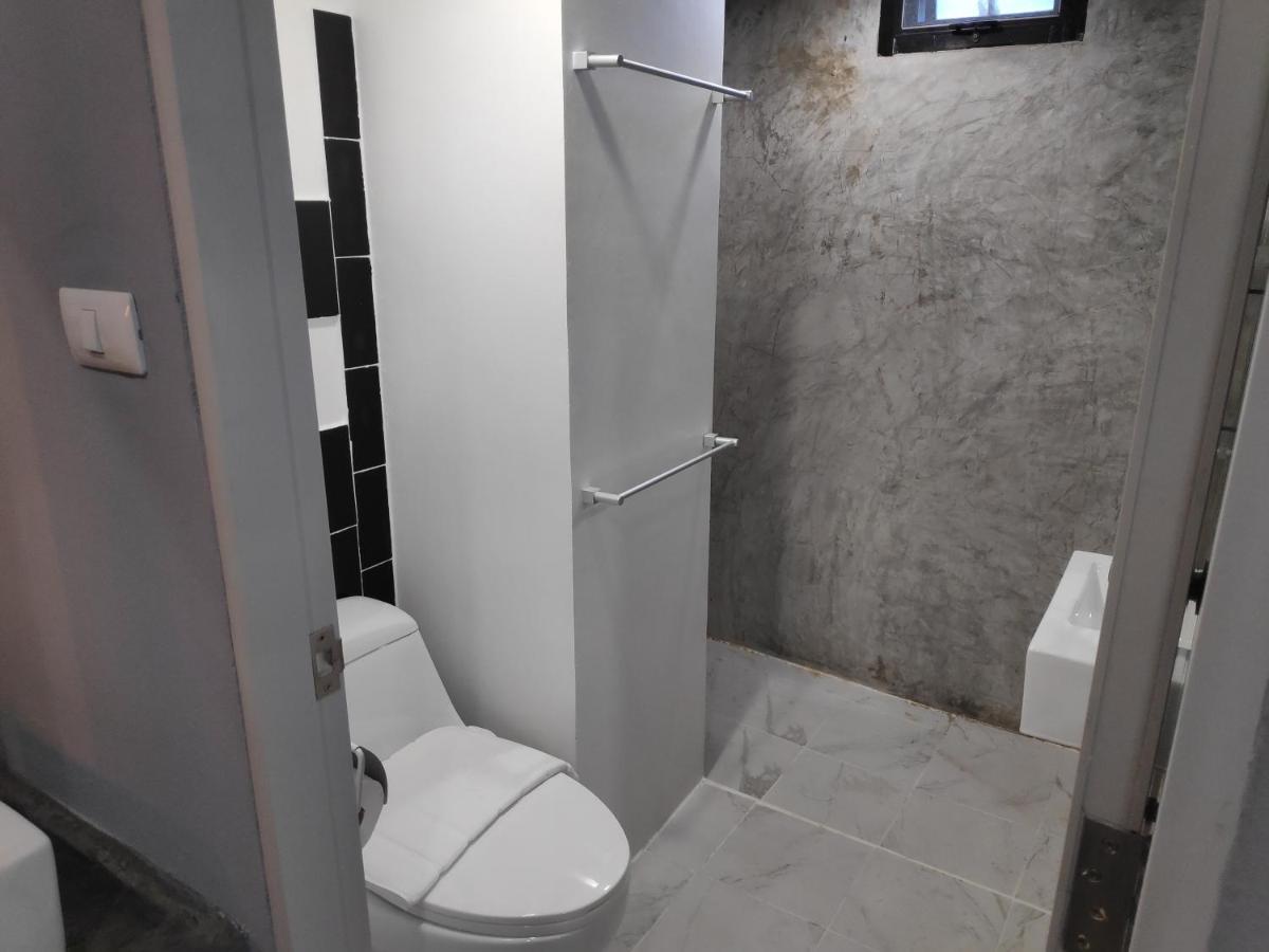 Ratch66 Huai Khwang Mrt Inn Bangkok