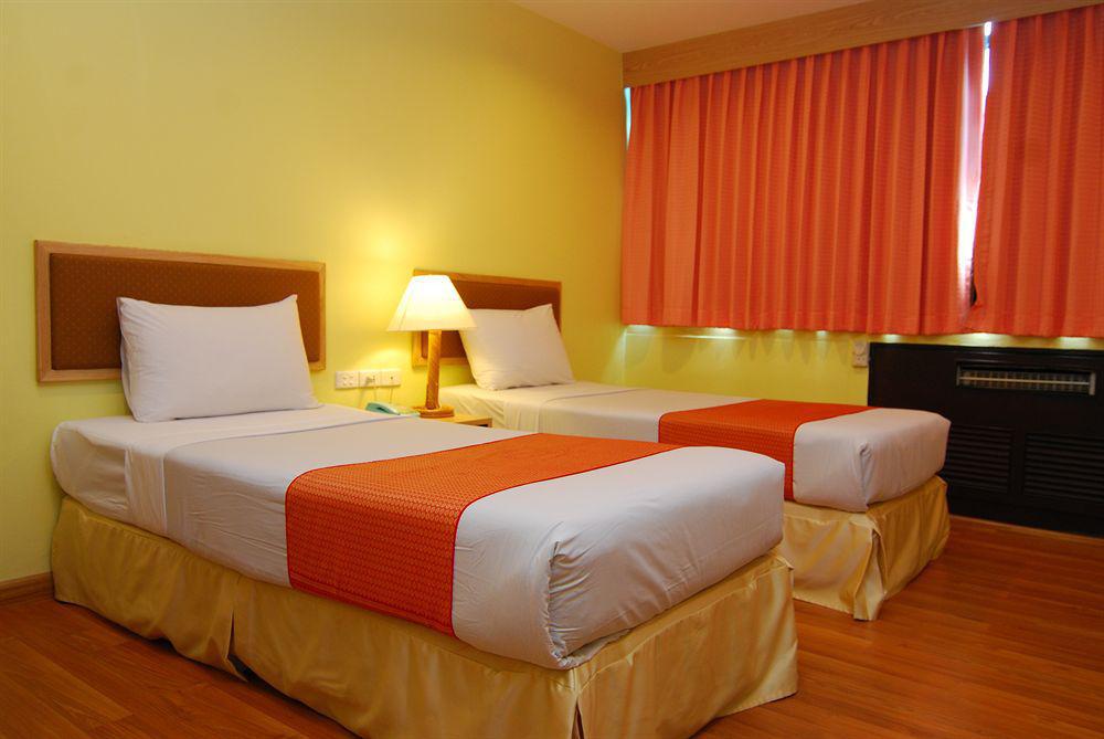 Ruamchitt Plaza 3* Bangkok
