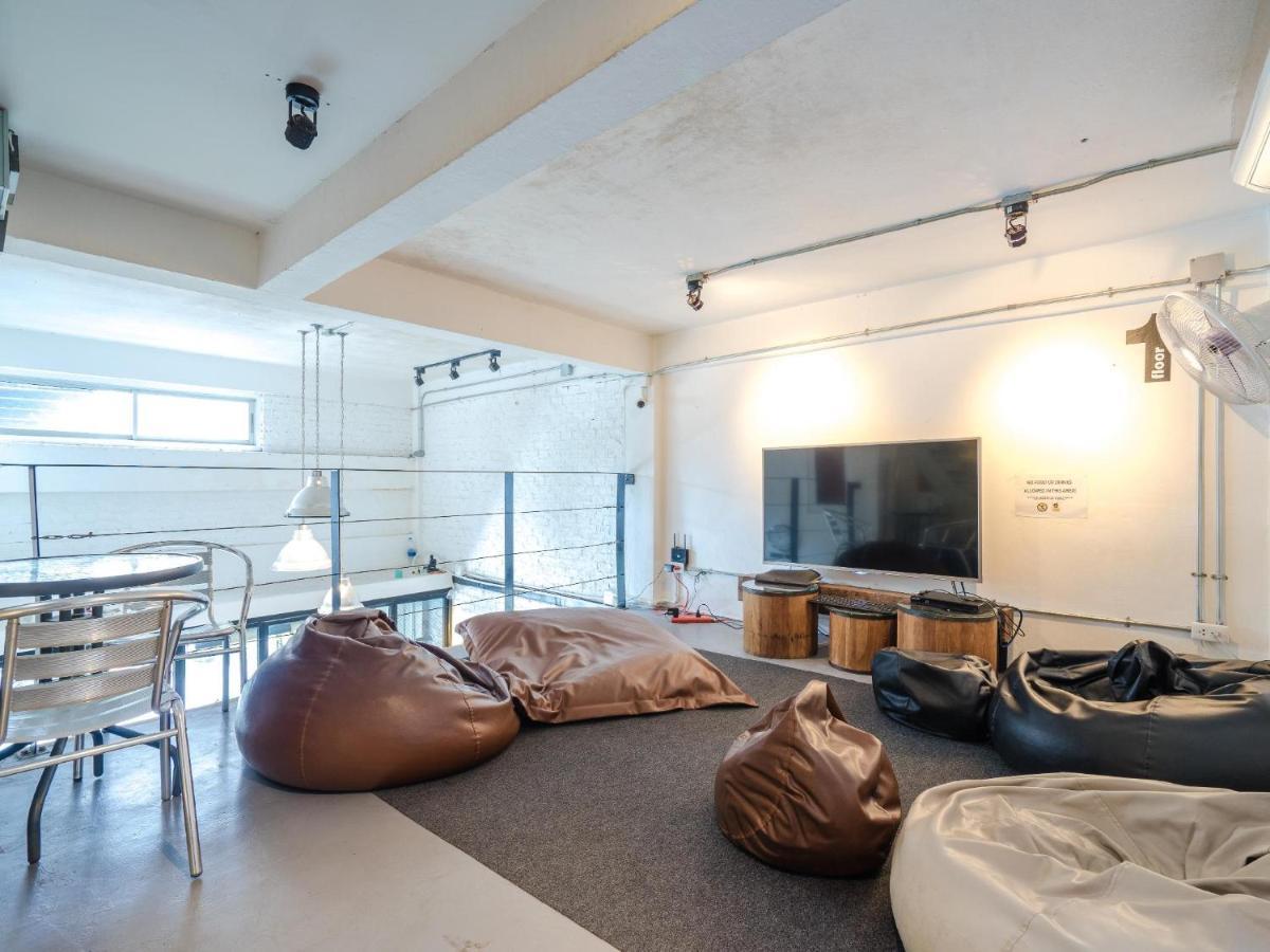 3howw Khaosan Hostel