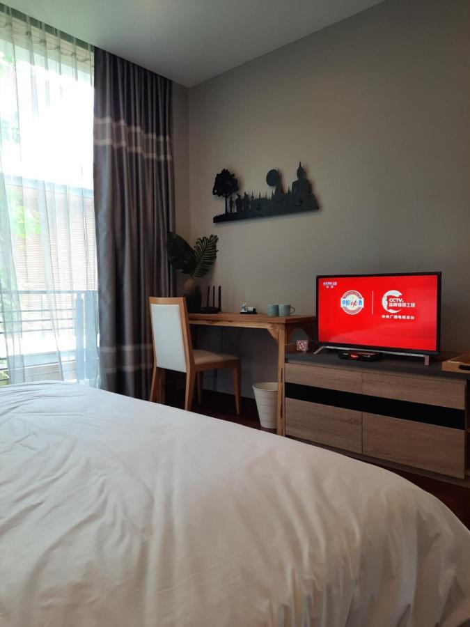 Pompom Apartemen *