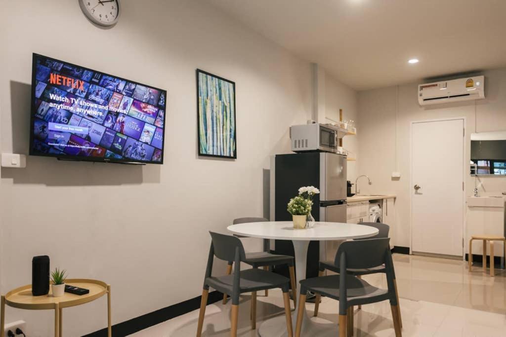 Pangsapuri S2 Silom Large 4-6 Guests Full Kitchen Wifi