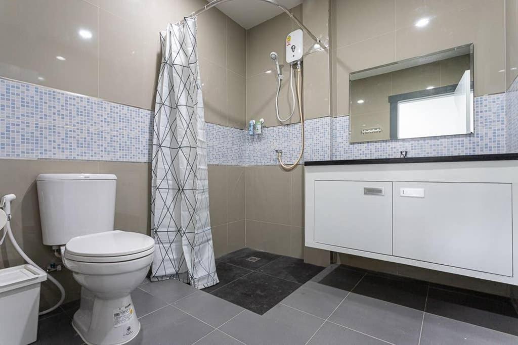 Pangsapuri P1 Silom Pan Large Full Kitchen Wifi 4-6pax Bangkok