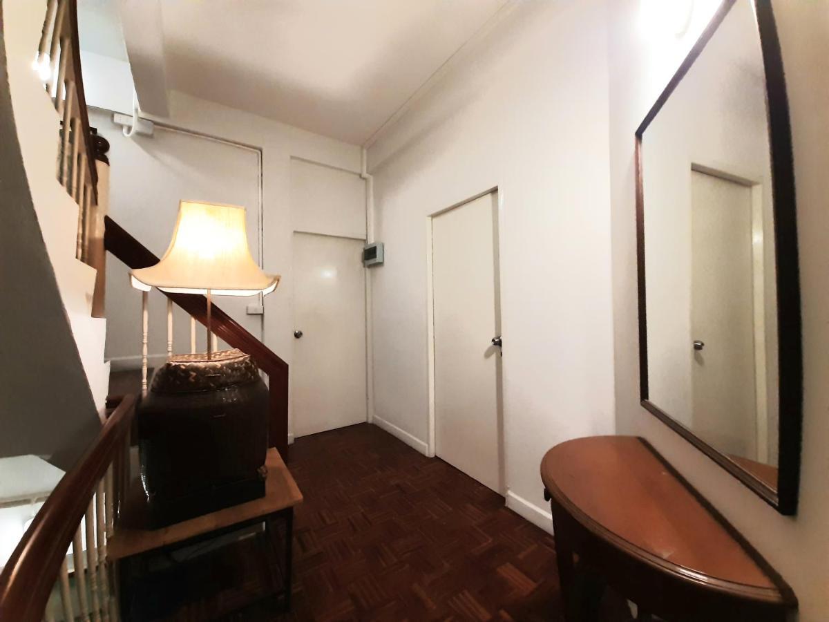 Pingplalee Female House Bed & Breakfast