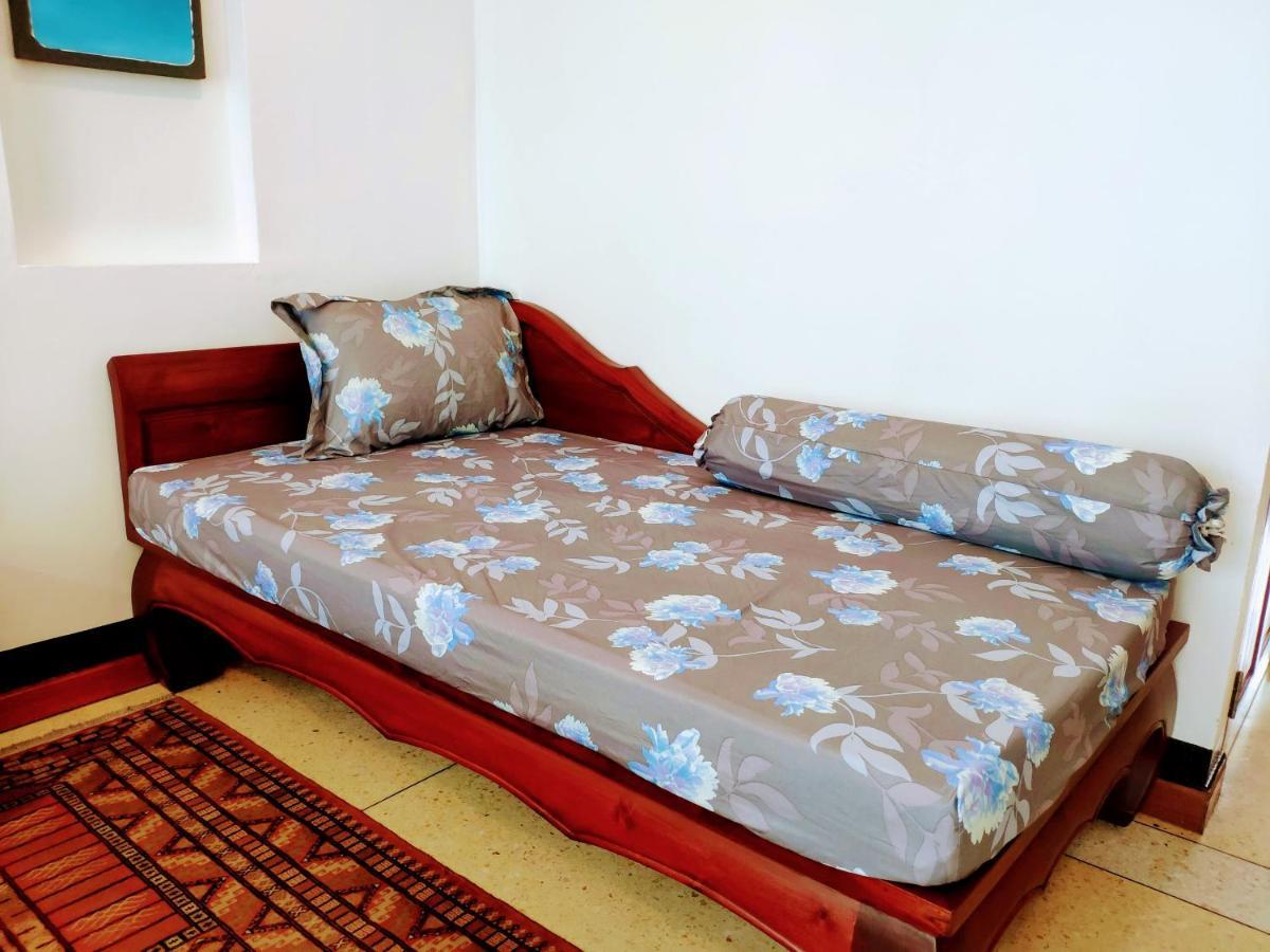 Apartment Quiet With King Bed, Kitchen And Balcony