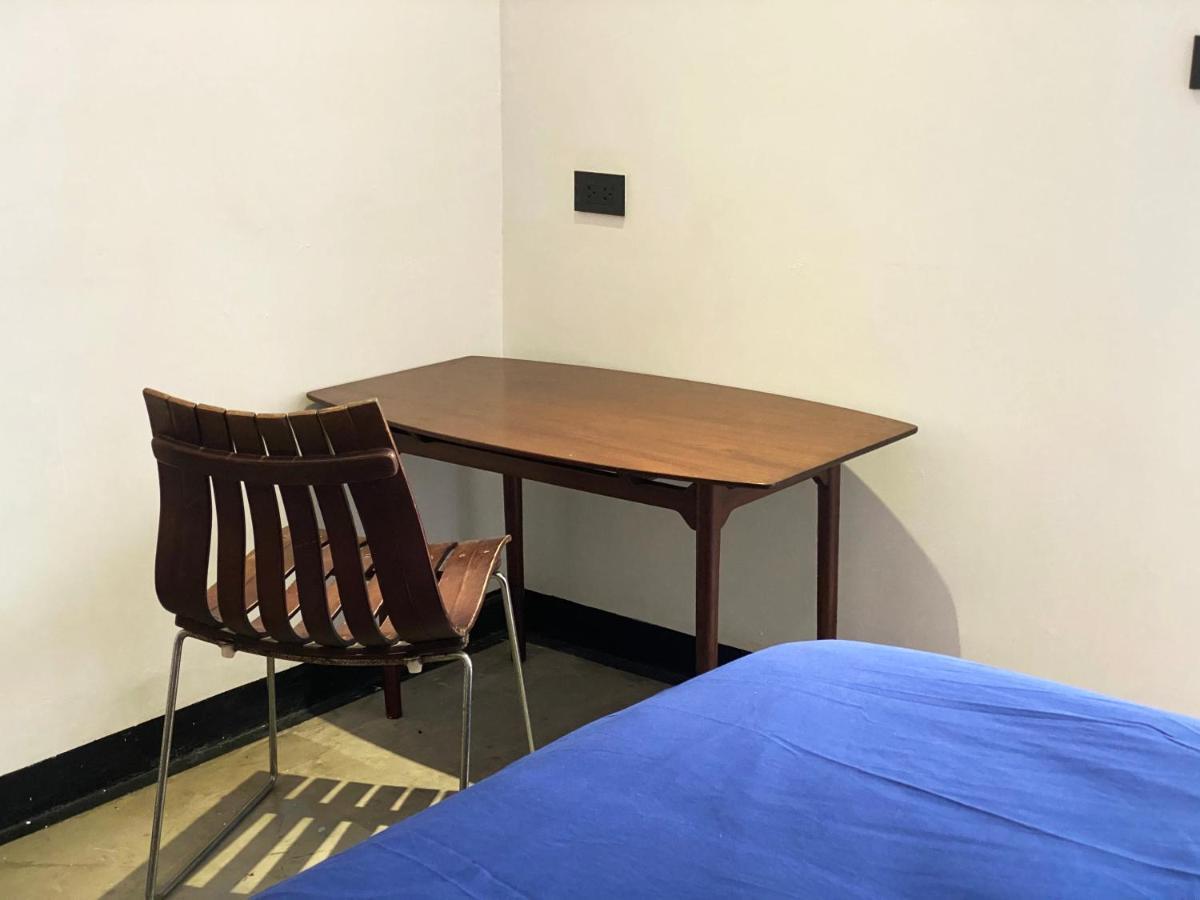 Banya Huaikhwang Hostel *