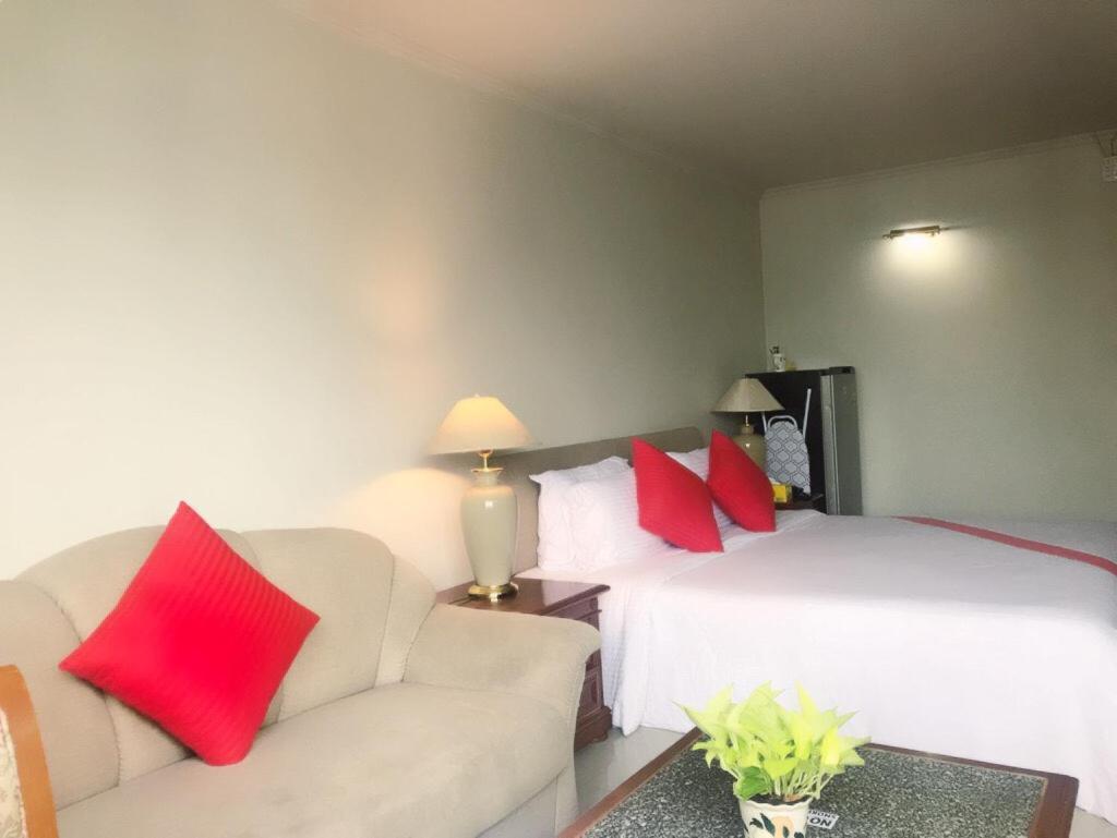 Omni Tower Cozy Nana Bts Apartment