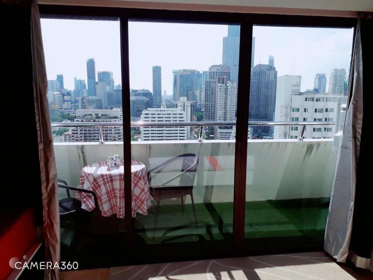 Cozy Central 25th Floor Beautifull Balcony Apartment