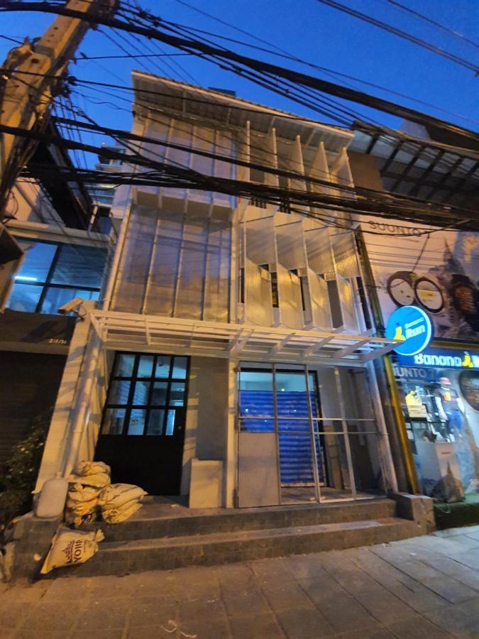 Roompini Bed & Breakfast Bangkok