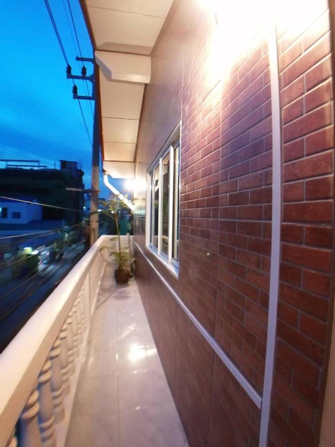 Gogoal Latkrabang Apartamento Banguecoque
